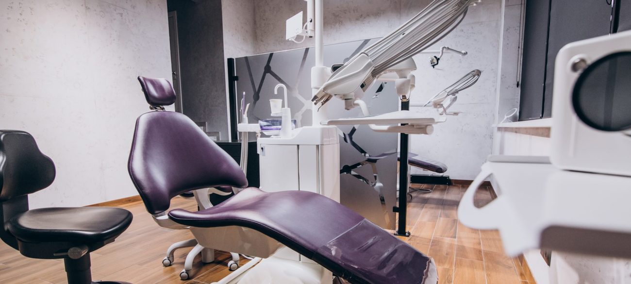 Qui sommes nous? ,Dental World ,Équipements dentaires,Pièces détachées dentaires,Meilleures Formations
